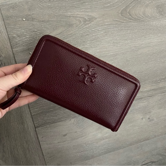 Tory Burch Handbags - Tory Burch Wallet